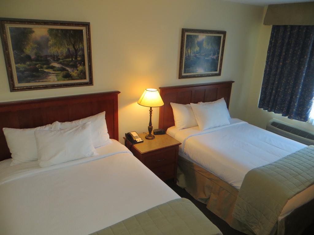 Saint-Bernard-de-Lacolle Hotel St-Bernard חדר תמונה