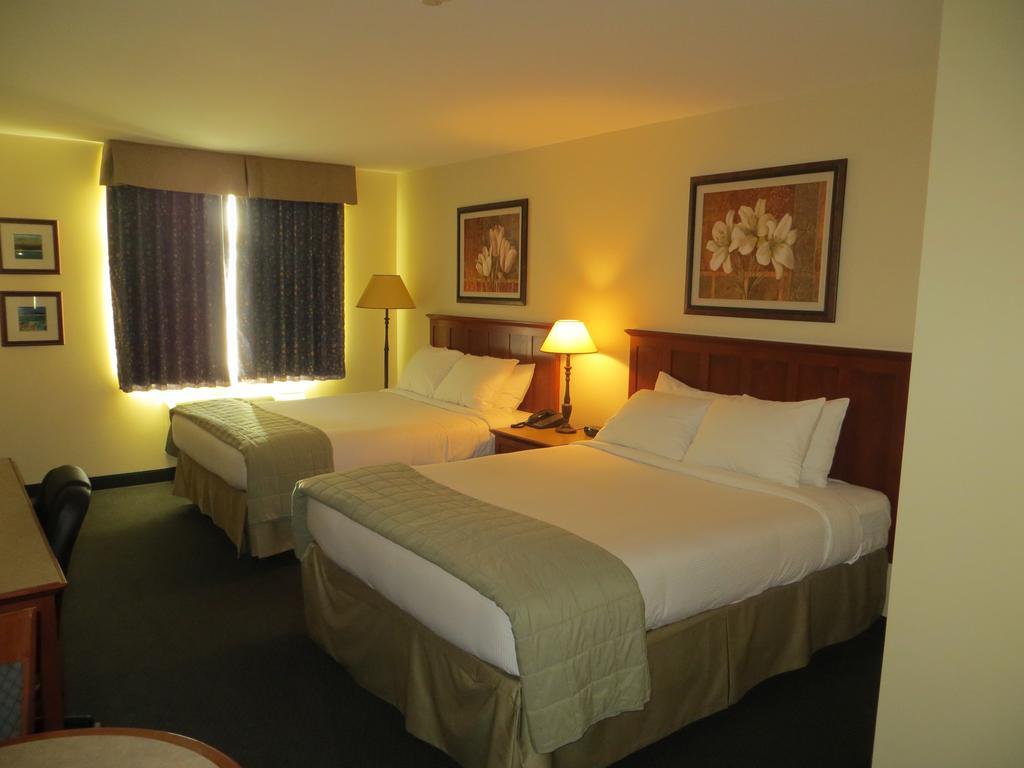 Saint-Bernard-de-Lacolle Hotel St-Bernard חדר תמונה