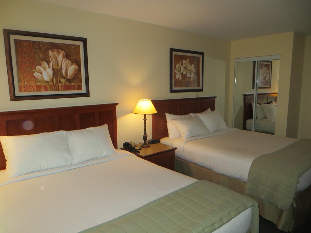 Saint-Bernard-de-Lacolle Hotel St-Bernard חדר תמונה