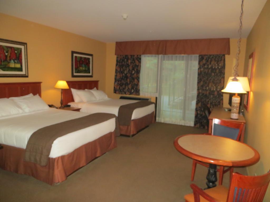 Saint-Bernard-de-Lacolle Hotel St-Bernard חדר תמונה