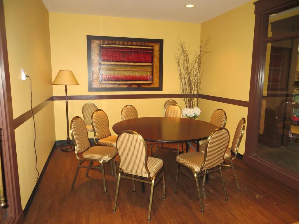Saint-Bernard-de-Lacolle Hotel St-Bernard מראה חיצוני תמונה