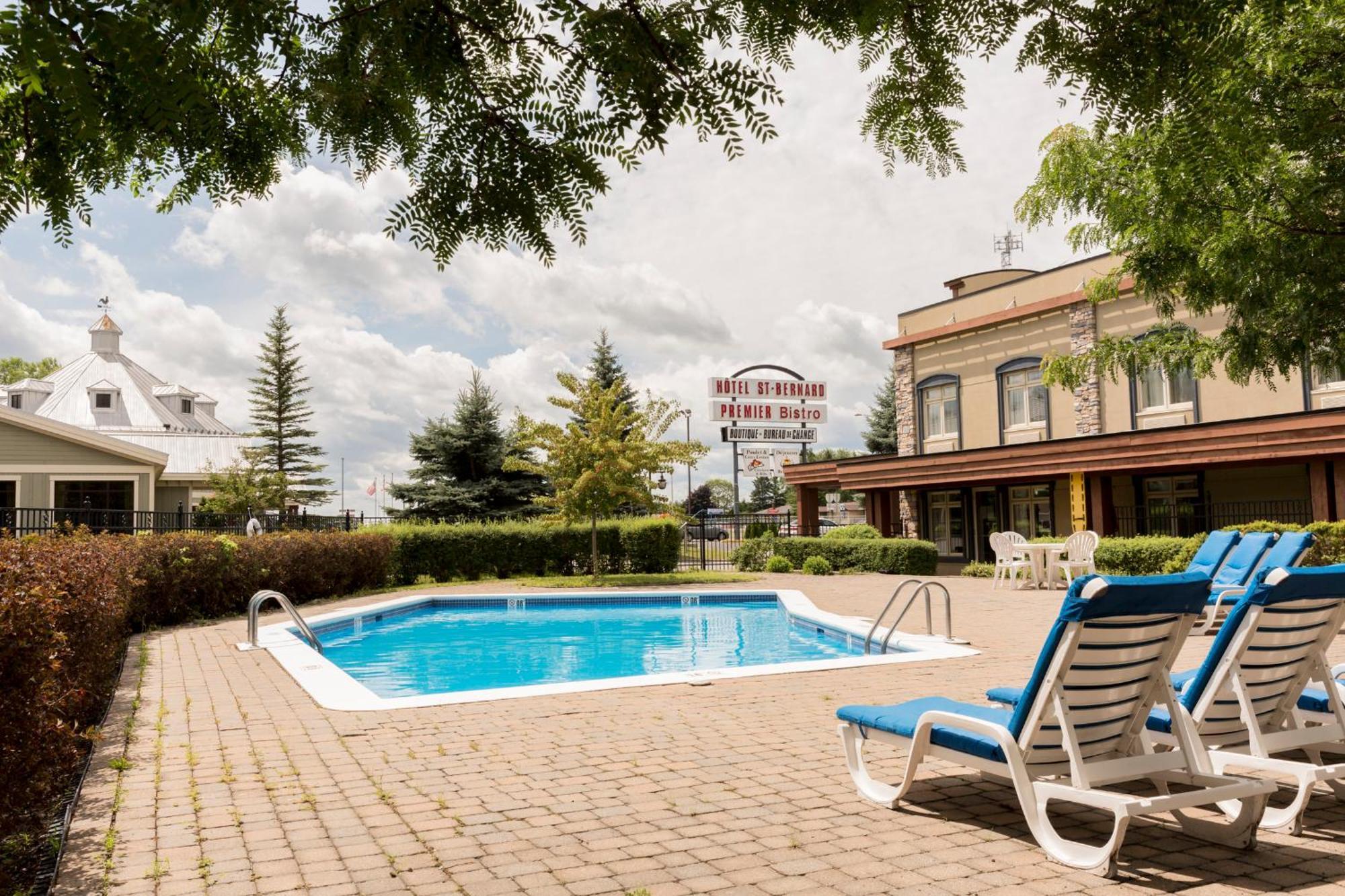 Saint-Bernard-de-Lacolle Hotel St-Bernard מראה חיצוני תמונה